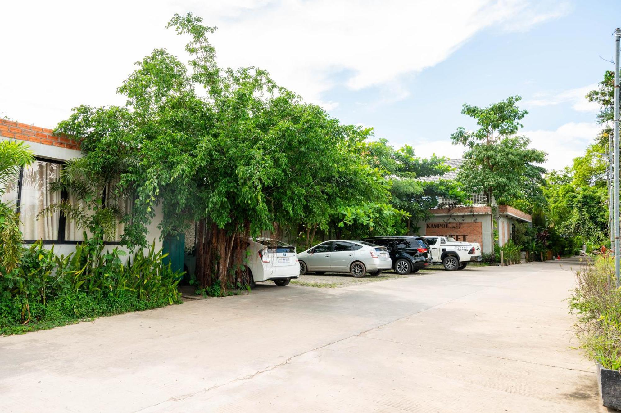 Отель Kampot Sweet Boutique Экстерьер фото